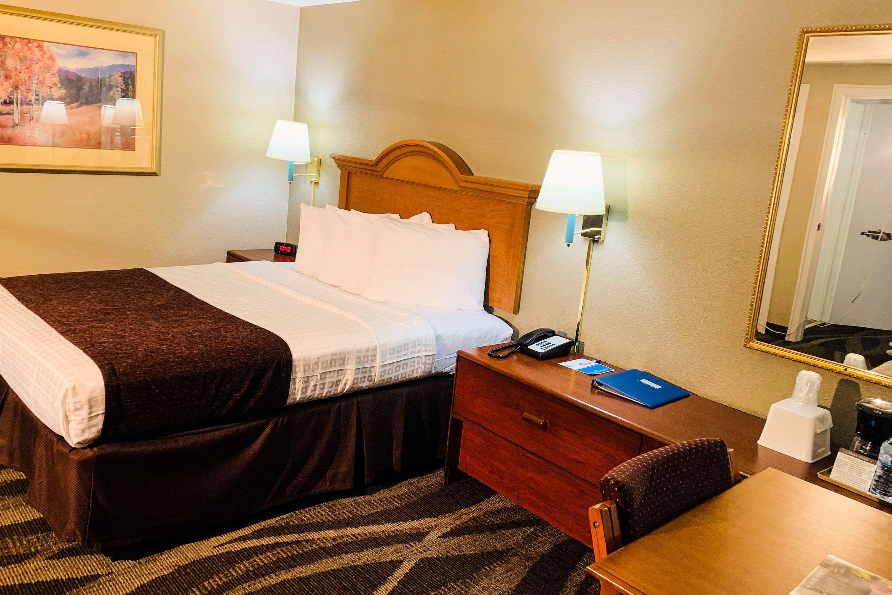 שרידן Rodeway Inn & Suites מראה חיצוני תמונה