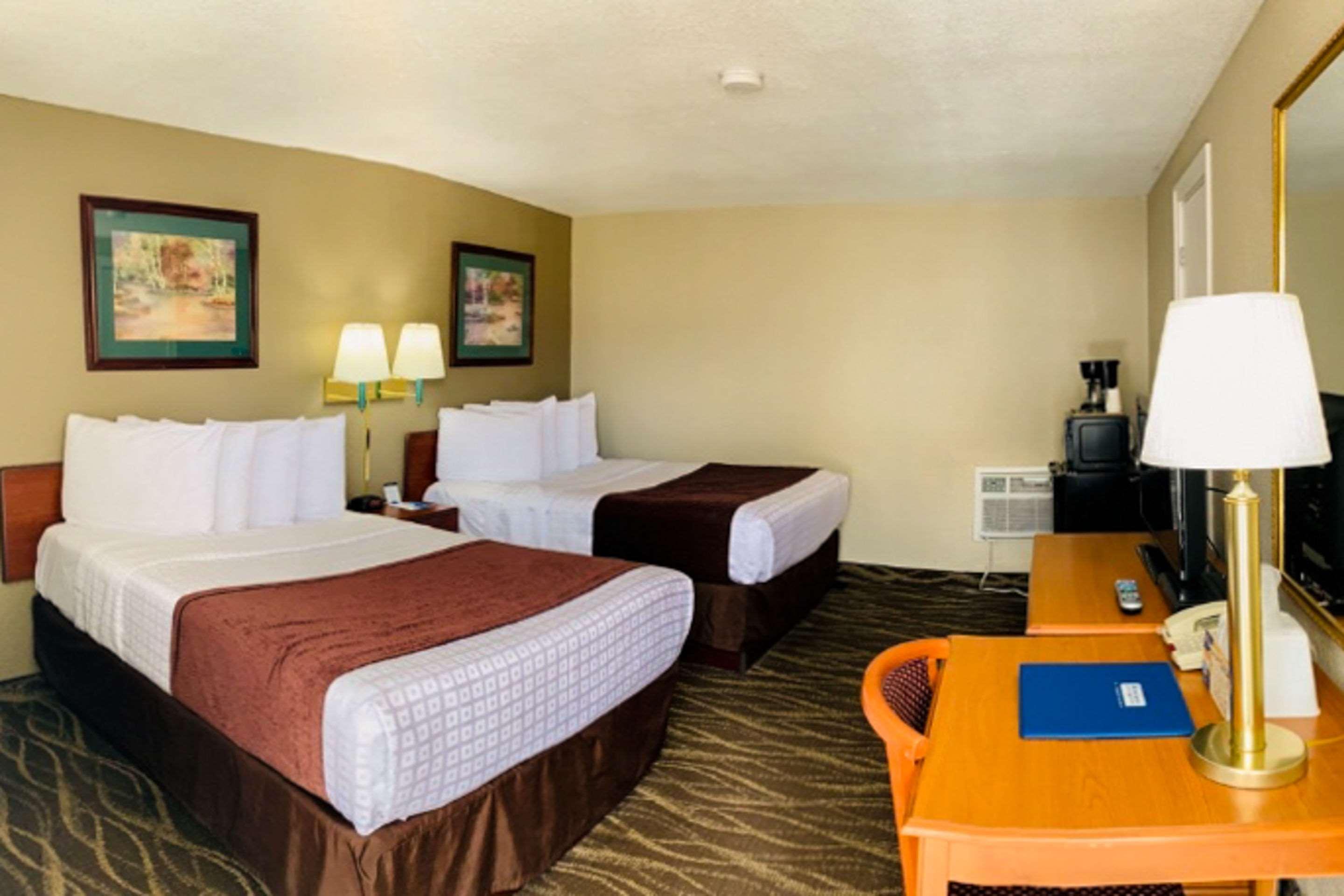 שרידן Rodeway Inn & Suites מראה חיצוני תמונה