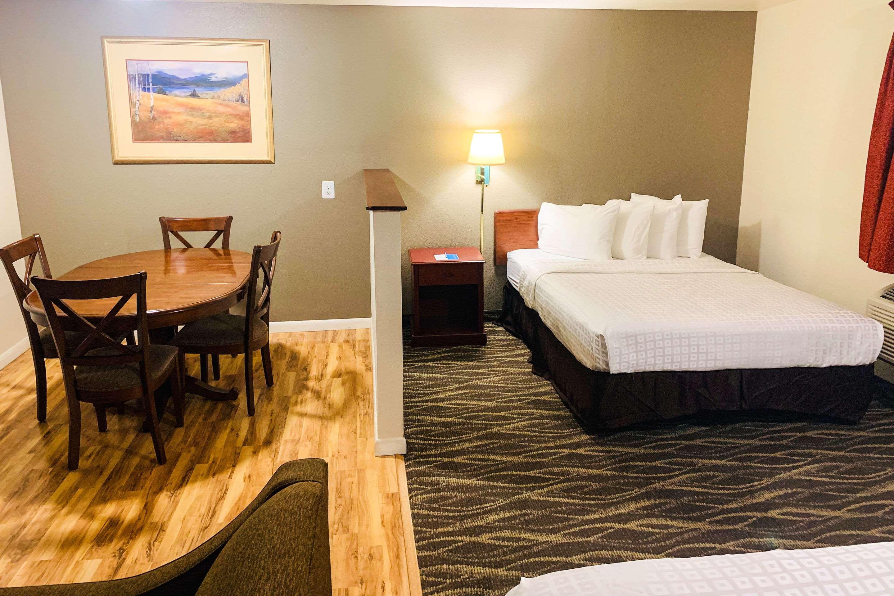 שרידן Rodeway Inn & Suites מראה חיצוני תמונה