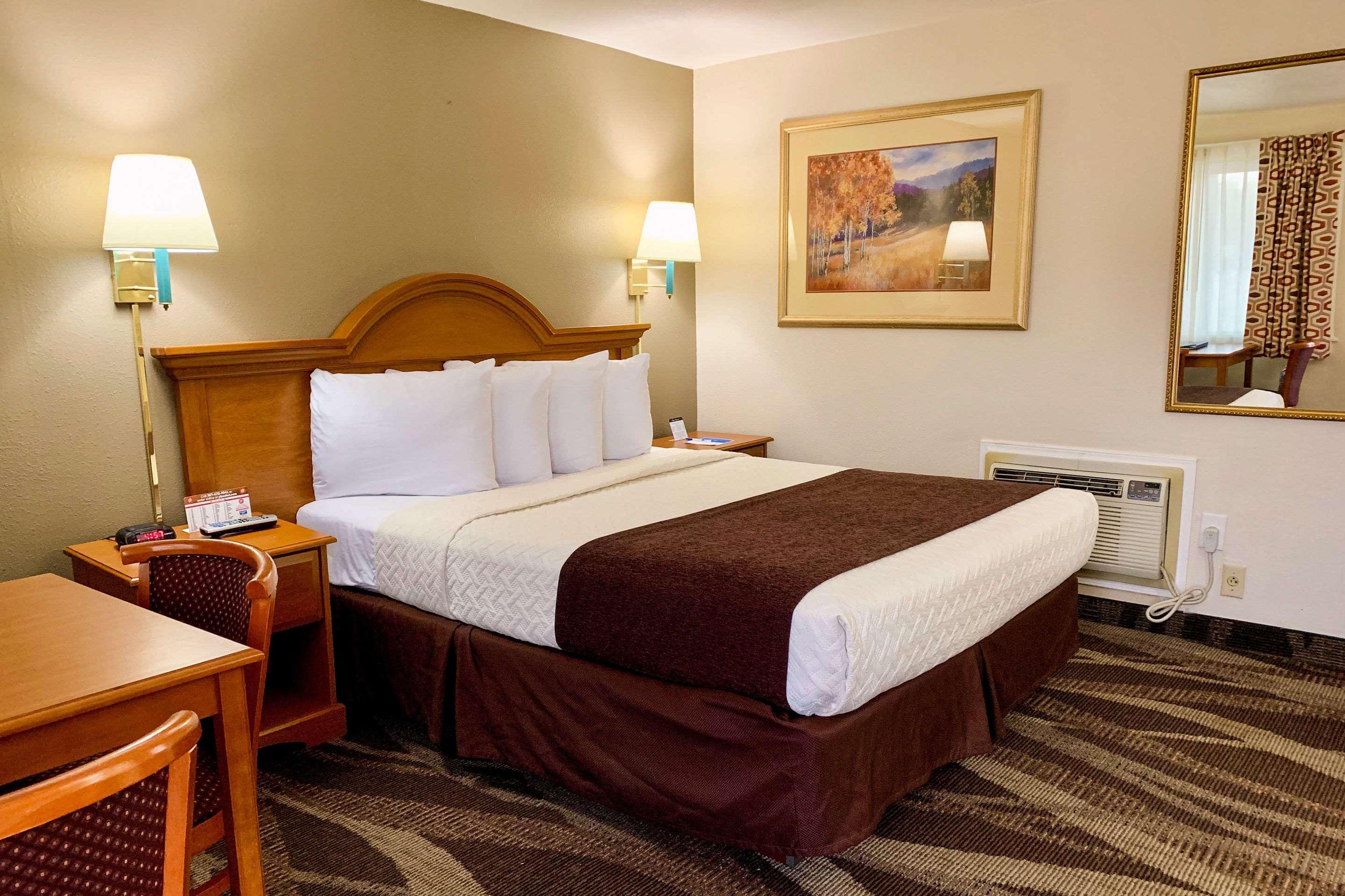 שרידן Rodeway Inn & Suites מראה חיצוני תמונה