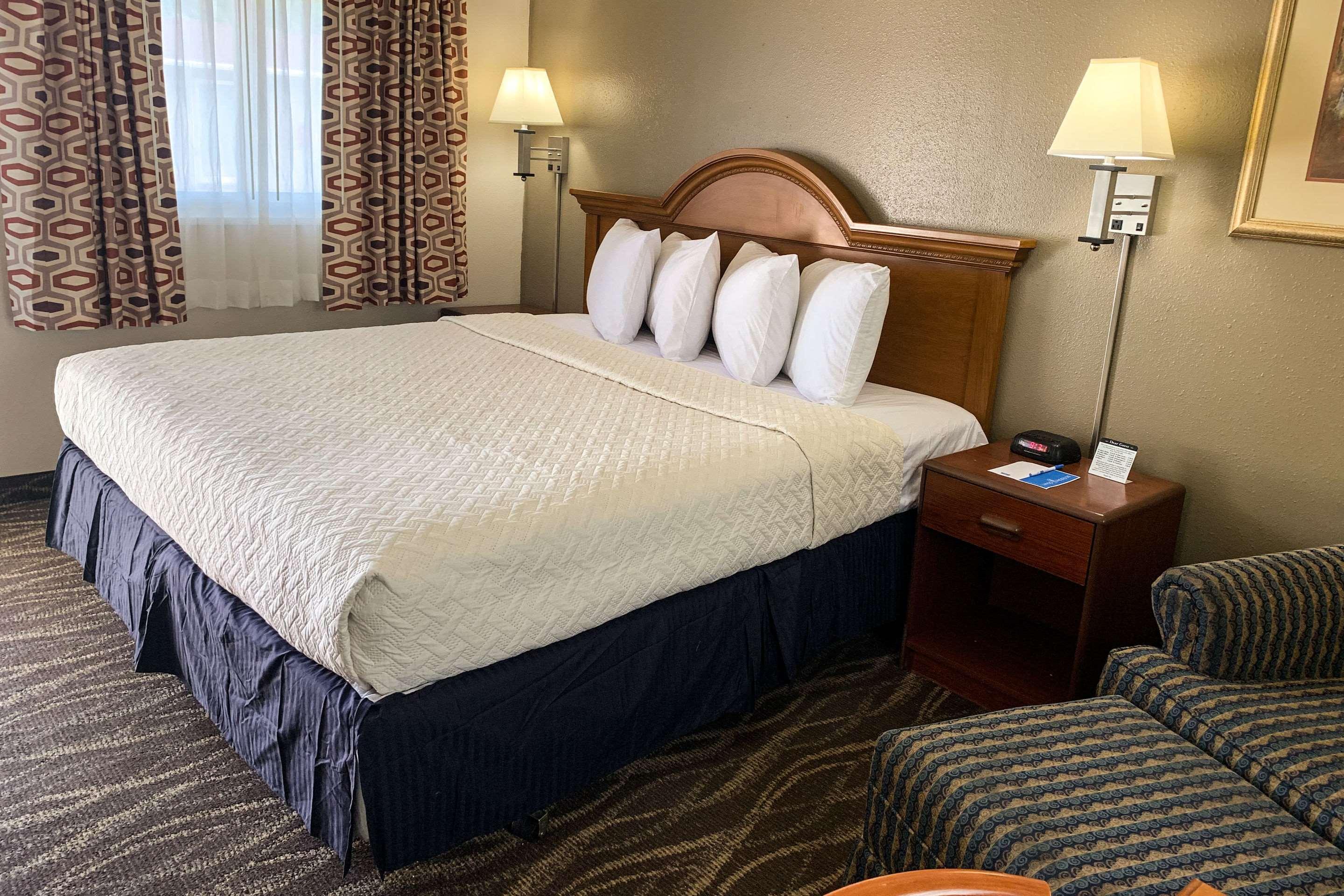 שרידן Rodeway Inn & Suites מראה חיצוני תמונה