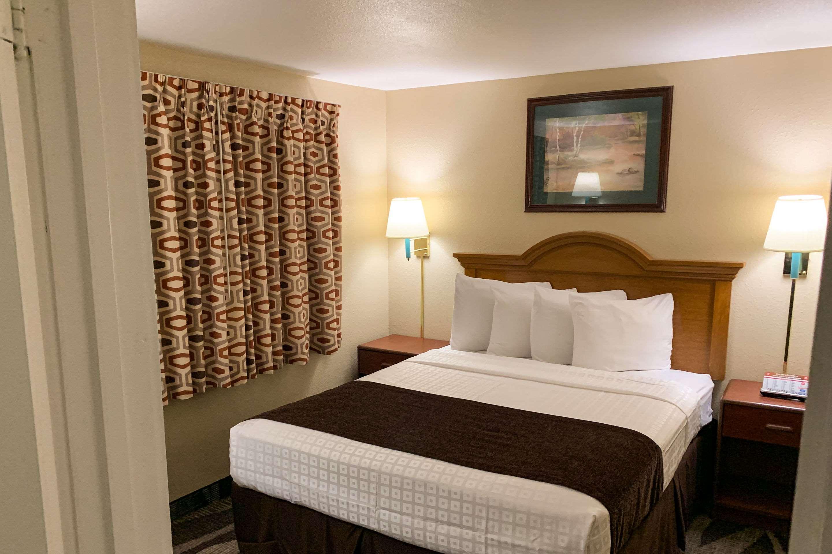 שרידן Rodeway Inn & Suites מראה חיצוני תמונה