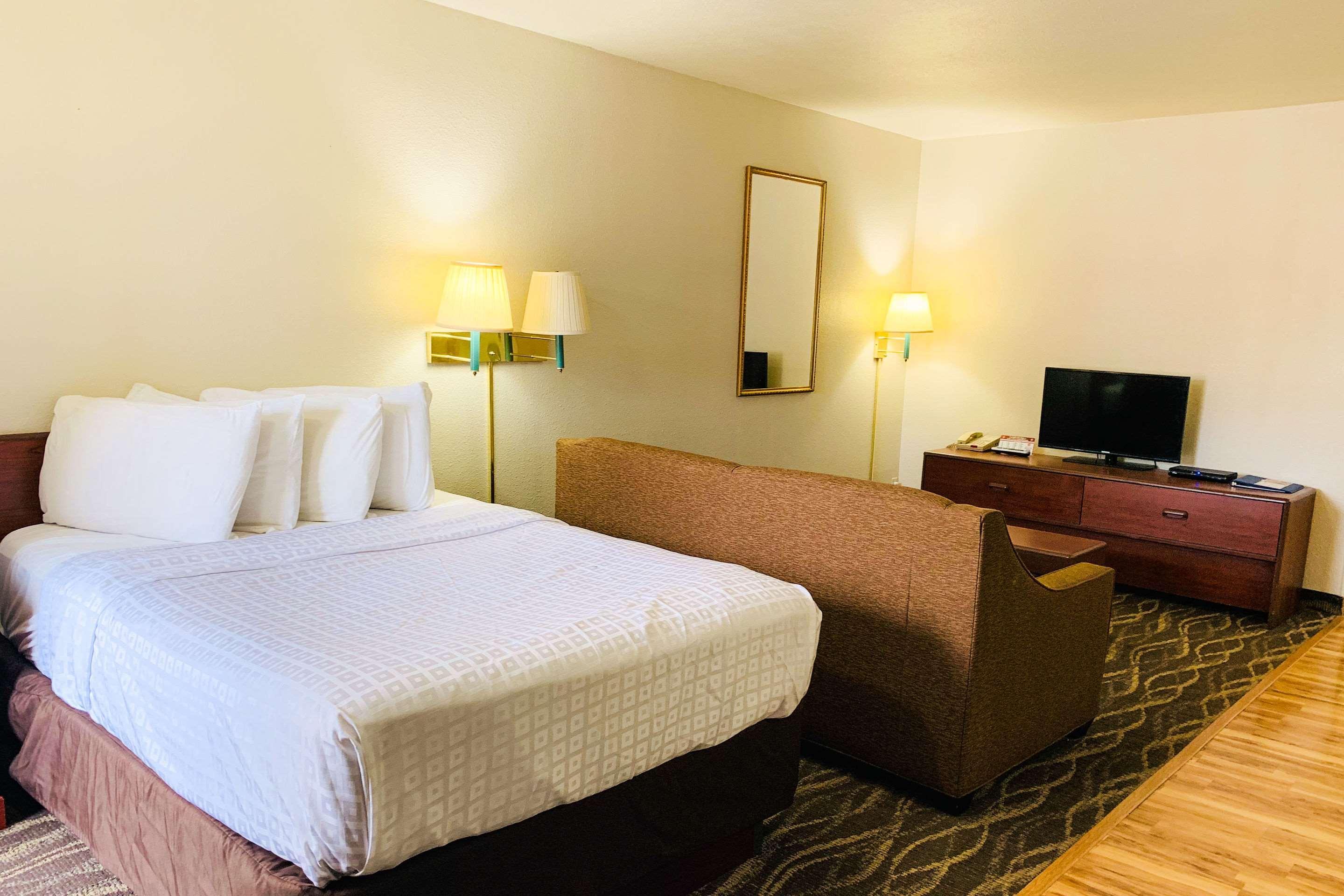 שרידן Rodeway Inn & Suites מראה חיצוני תמונה