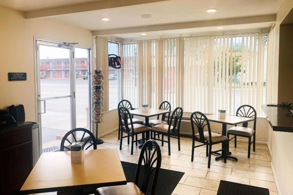 שרידן Rodeway Inn & Suites מראה חיצוני תמונה