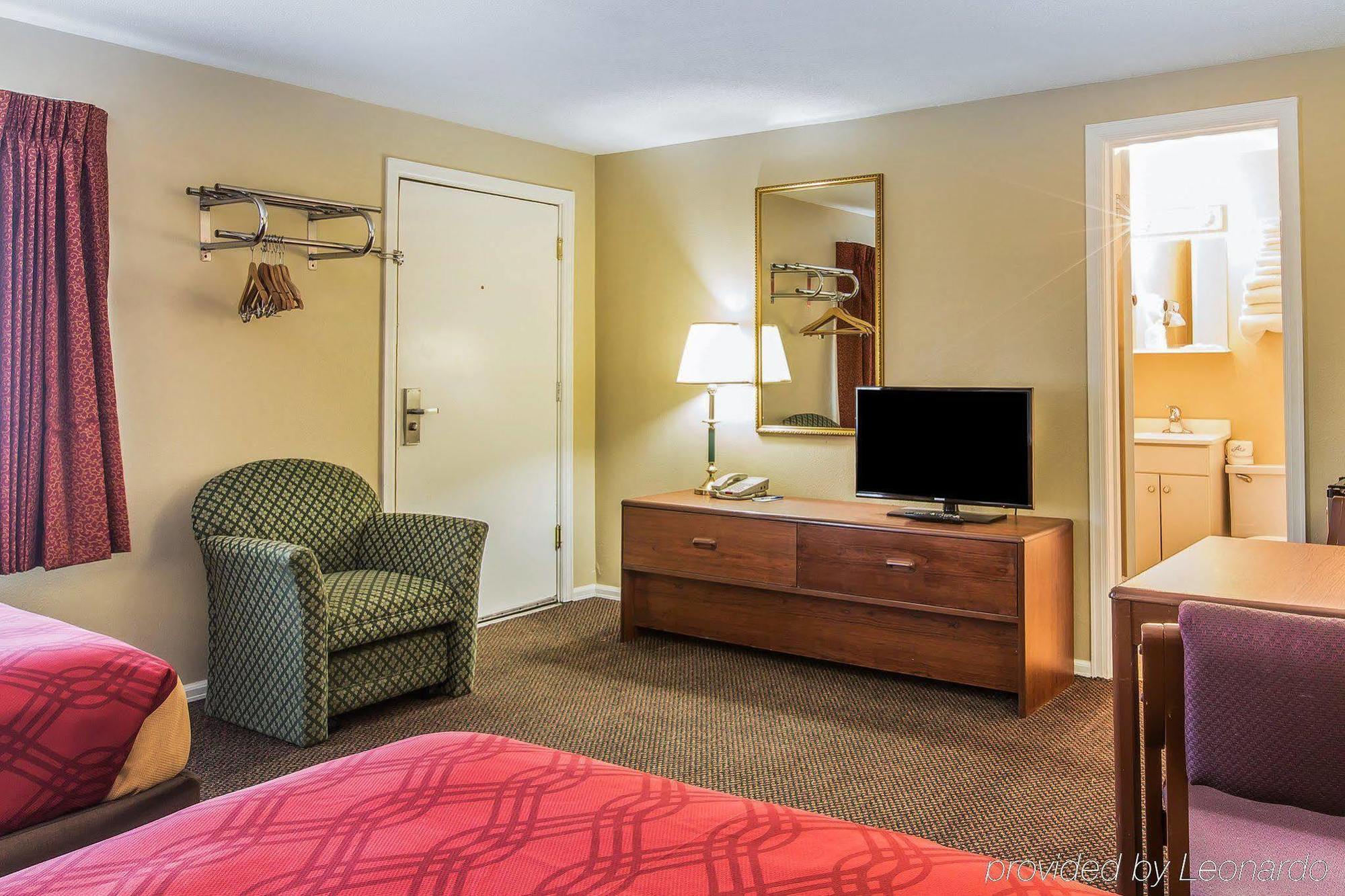 שרידן Rodeway Inn & Suites מראה חיצוני תמונה